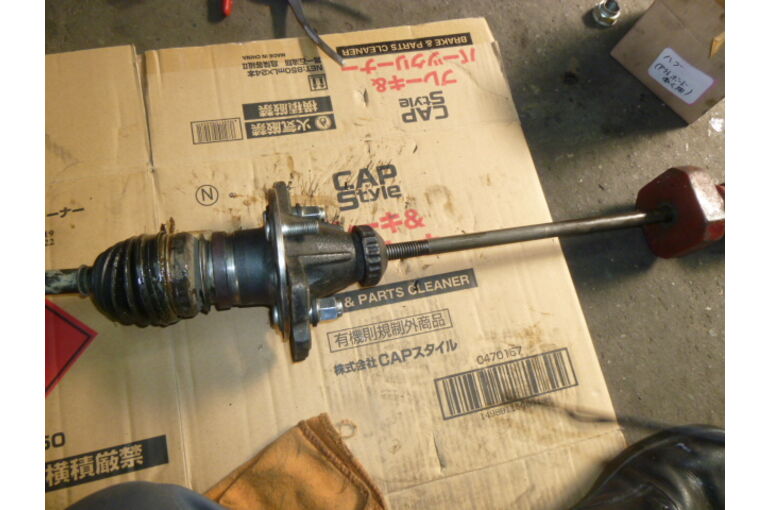 ガタや異音が出る前でよかったです。ドライブシャフトのブーツが切れ