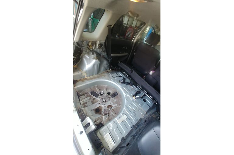 異音と雨漏れで買い替えを進められていたお車が入庫しました 無事に修理完了です トヨタ イスト 守谷 車検 点検 修理 守谷で案内する車検や修理などに関する情報をブログから紹介いたします