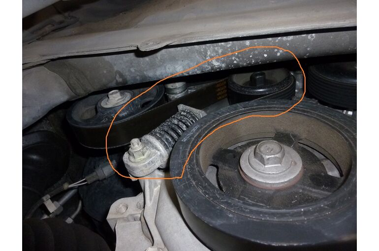 ガラガラ 走行に関係なく、エンジンの回転数を上げるだけでガラガラやギチギチ