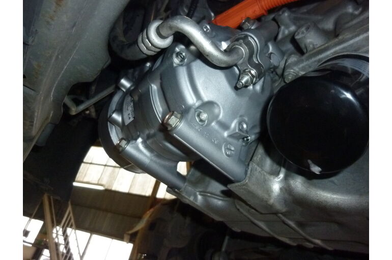 コンプレッサー